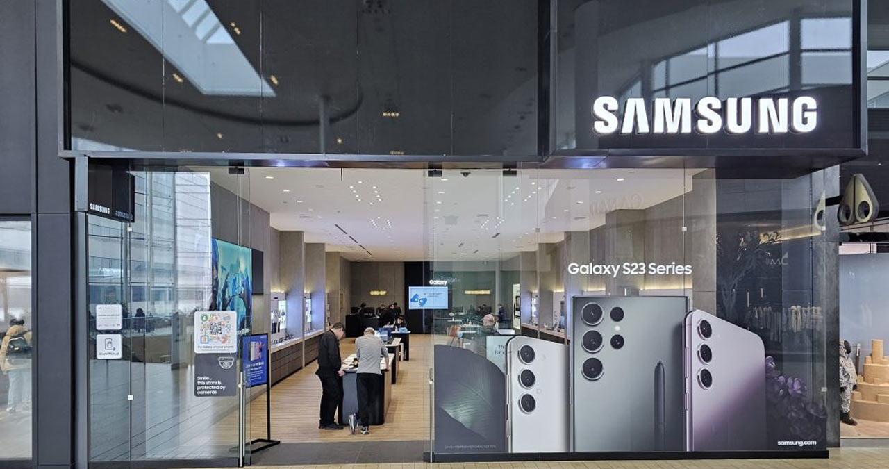 Contact Samsung România: Verificare garanție, service autorizat și suport tehnic 1 Funcția de asistență tehnică de la distanță pe un ecran de telefon Galaxy și Smart TV